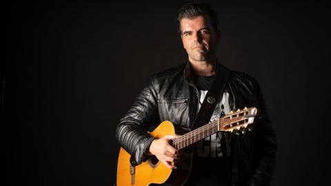 Poster: Pépé et sa Guitare [Solo]