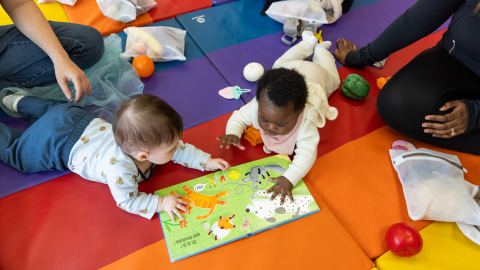 Poster: Atelier : Stimuler le langage chez le bébé (6 à 18 mois)