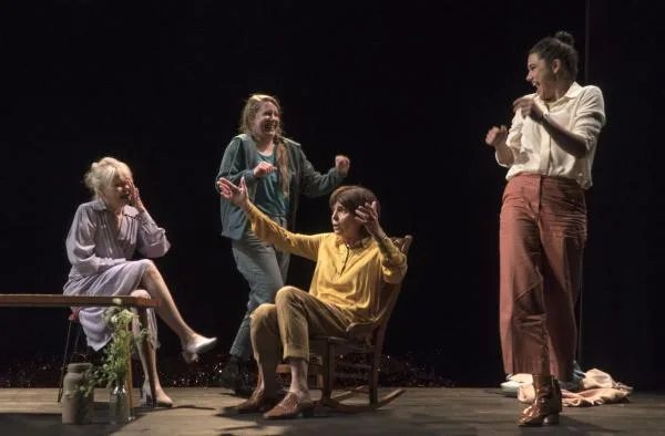Photo of Théâtre À tour de rôle