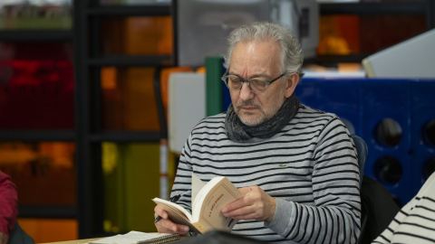 Poster: Club de lecture thématique (16 ans et plus)