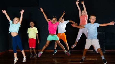 Poster: Contes sportifs : heure du conte et zumba pour les grands
