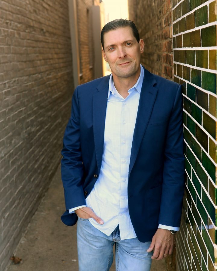 Photo of Charlie Donlea