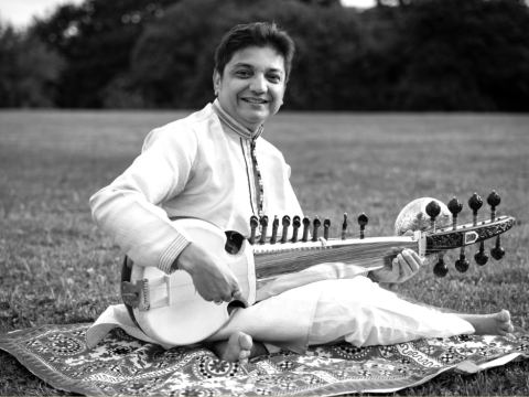 Poster: ATISH MUKHOPADHYAY · L'âme du sarod indien, Église Saint-Enfant-Jésus du Mile-End, Friday, March 5