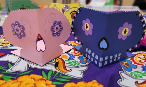 Poster: Atelier familial – Création de calaquitas en carton