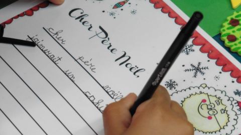 Poster: Atelier d’écriture d’une lettre au Père Noël et décoration de biscuits.