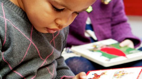 Affiche : Contes pour les minis (0 à 3 ans), Centre Sanaaq, jeudi 5 novembre