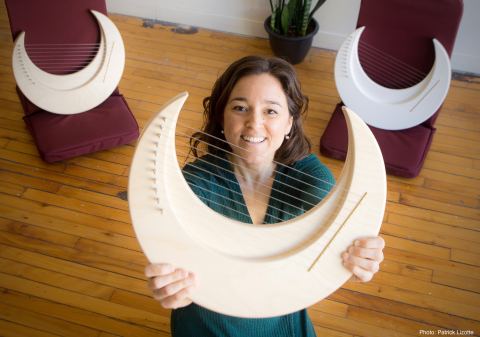 Poster: Moment de détente avec la harpe-lyre