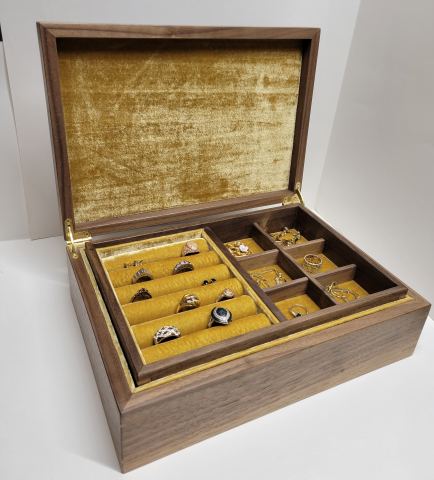 Photo de Emergent Woodcraft