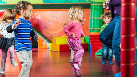 Poster: Danse parents-enfants (2 à 6 ans)