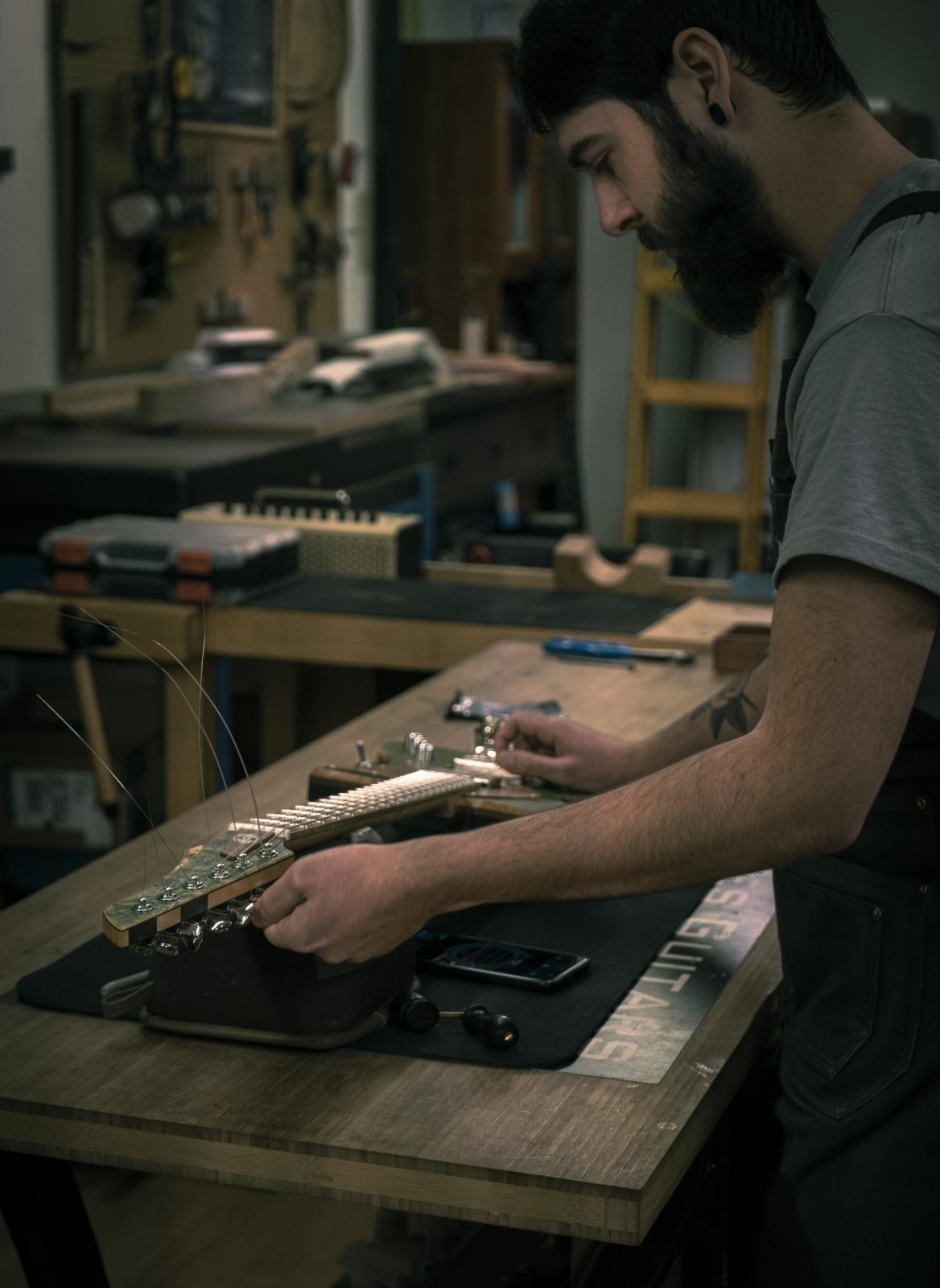 Photo of Les Guitares Oddities