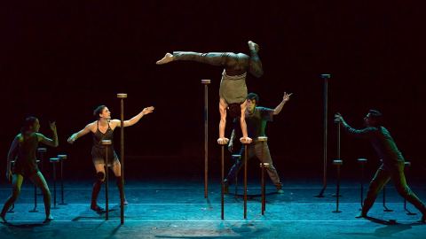 Poster: Dialogue avec la gravité - Classe de maître en danse et équilibre sur les mains par Samuel Tétreault