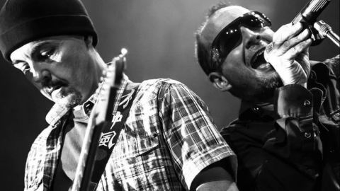 Poster: Hommage à U2 - Out of control, Délires et Délices, Saturday, December 5
