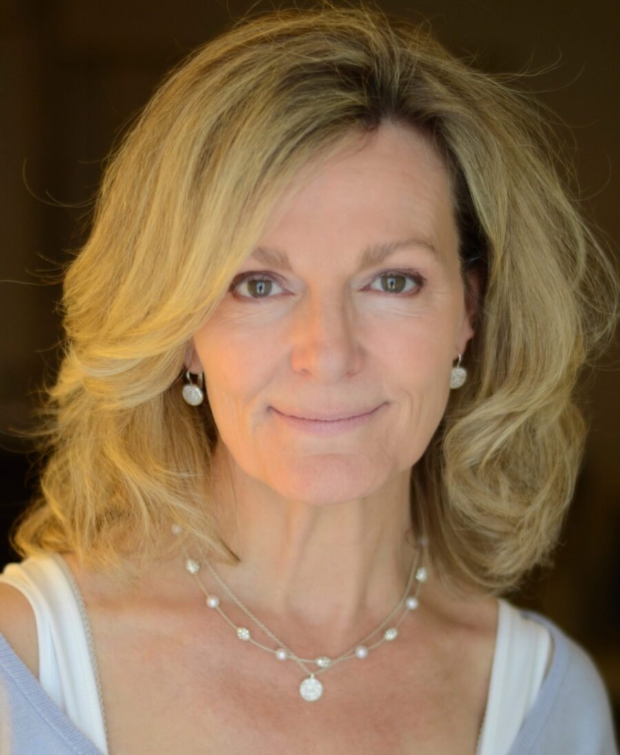 Photo of Lori Lansens